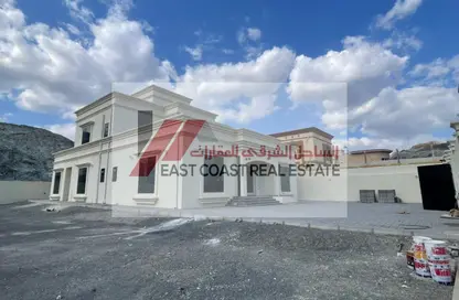 Villa - 5 Bedrooms - 7 Bathrooms for rent in Al Farfar - Fujairah