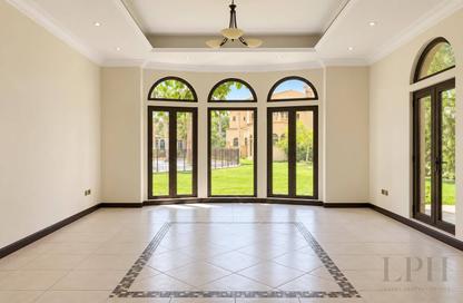 Villa - 4 - 5 for sale in Canal Cove Frond M - Canal Cove Villas - Palm Jumeirah - Dubai Villa - 4 - 5 for sale in Canal Cove Frond M - Canal Cove Villas - Palm Jumeirah - Dubai