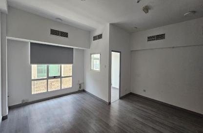 Office Space - Studio - 1 Bathroom for rent in Al Garhoud business center - Al Garhoud - Dubai