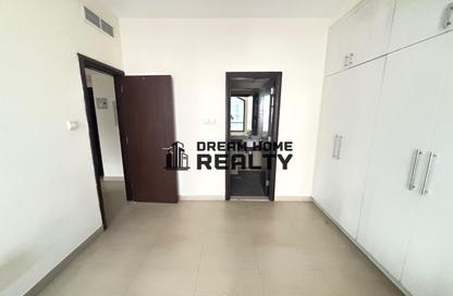 Apartment - 1 - 2 for rent in Shadow Tower - Al Mamzar - Sharjah - Sharjah