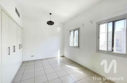 Villa - 2 Bedrooms - 3 Bathrooms for rent in Springs 12 - The Springs - Dubai Villa - 2 Bedrooms - 3 Bathrooms for rent in Springs 12 - The Springs - Dubai