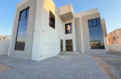 Villa - 5 Bedrooms - 6 Bathrooms for rent in Wadi Alshabak - Dubai