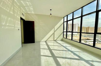 Apartment - 2 Bedrooms - 3 Bathrooms for rent in Muwaileh 29 Building - Muwaileh - Sharjah