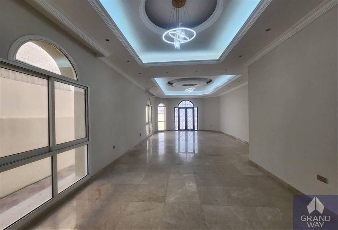 Luxury 5BRVilla I Family Friendly I Al Mizhar 3 photo 11