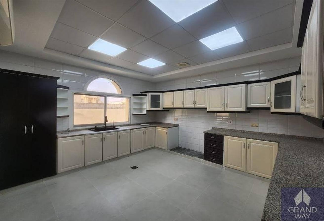 Luxury 5BRVilla I Family Friendly I Al Mizhar 3 photo 9