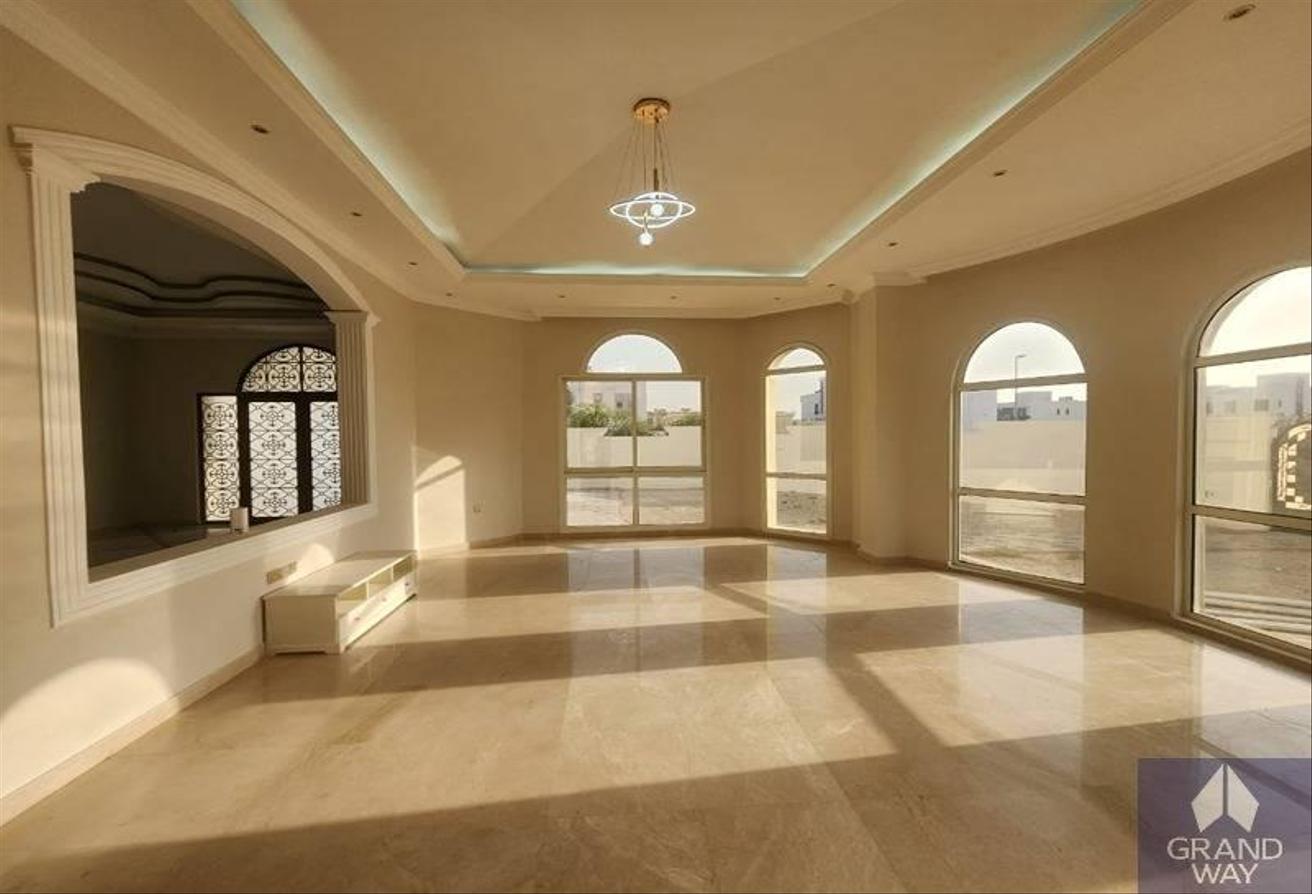 Luxury 5BRVilla I Family Friendly I Al Mizhar 3 photo 15