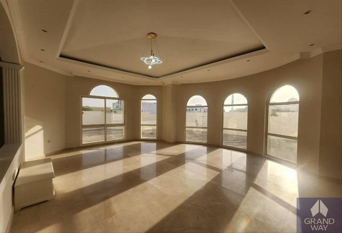 Luxury 5BRVilla I Family Friendly I Al Mizhar 3 photo 2