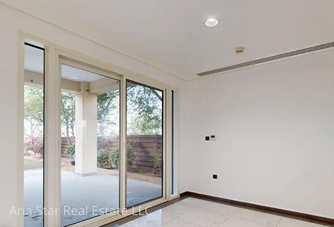Private Garden+Pool | 4BR+Maid+Store | Vacant photo 14