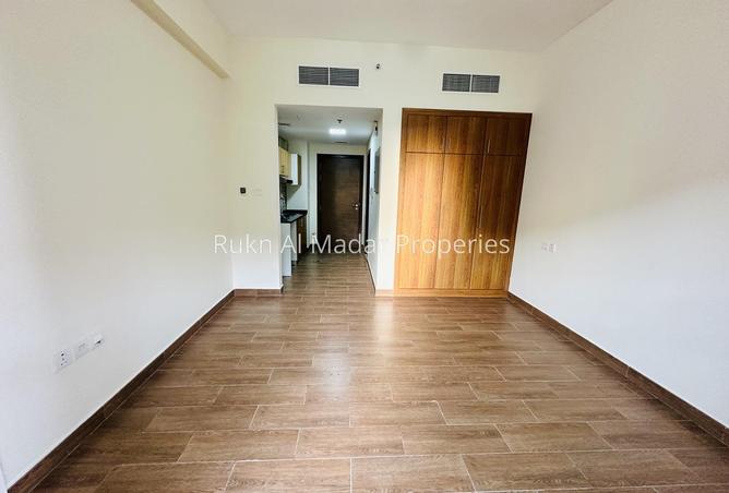 Studio Apartment with Study and Landmark View