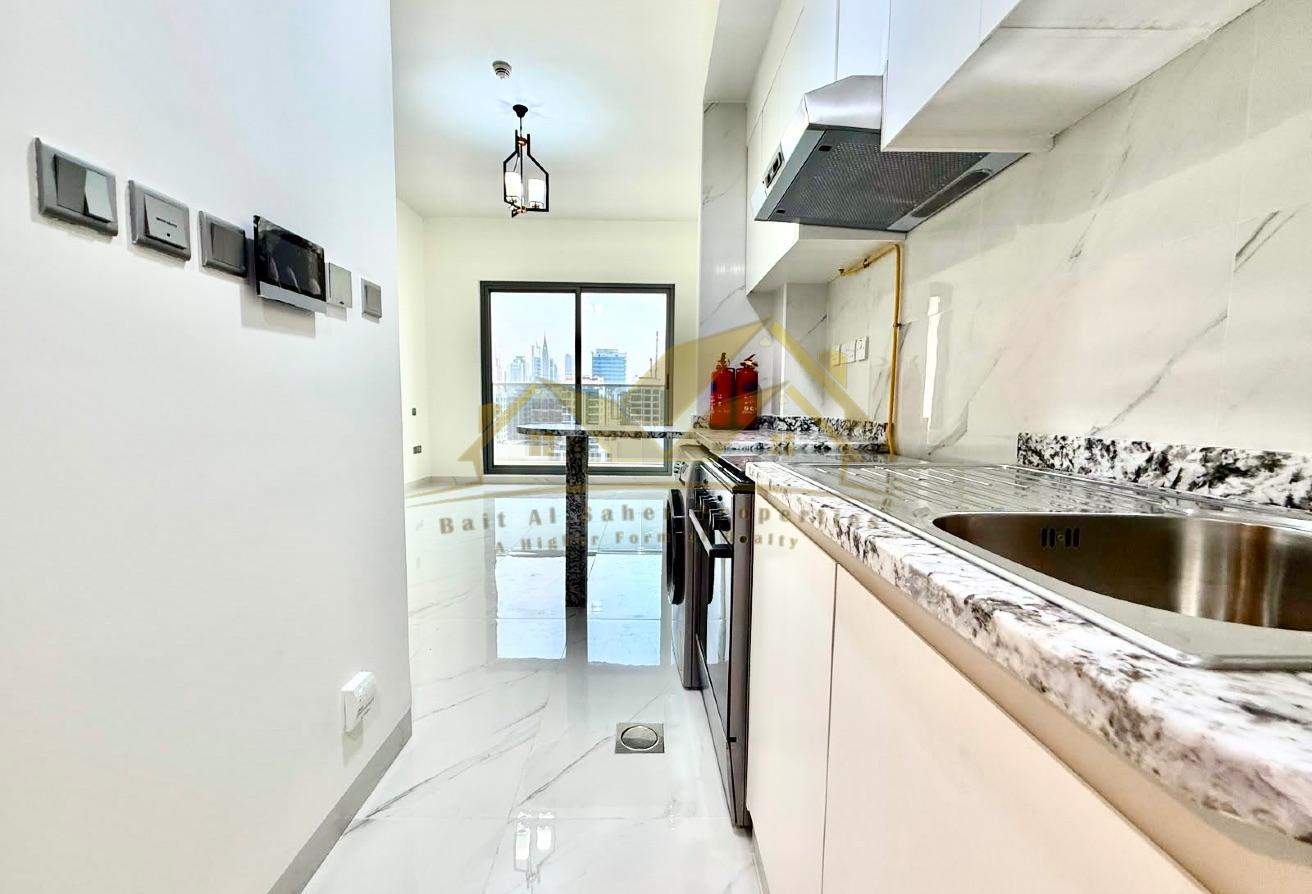 Studio Apartment with Landmark View in Al Satwa photo 8