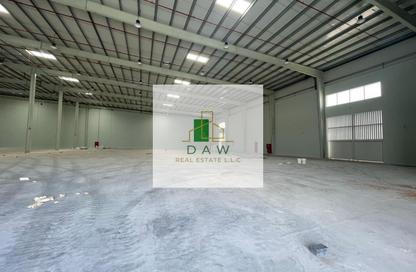 Warehouse - Studio - 2 Bathrooms for rent in Umm Al Thuoob - Umm Al Quwain