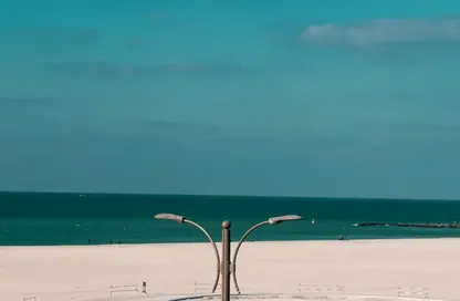 شقة - غرفة نوم - 1 حمام للايجار في مساكن كورنيش عجمان - طريق كورنيش عجمان - عجمان