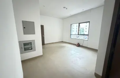 شقة - غرفة نوم - 1 حمام للايجار في القليعة - الشرق - الشارقة شقة - غرفة نوم - 1 حمام للايجار في القليعة - الشرق - الشارقة