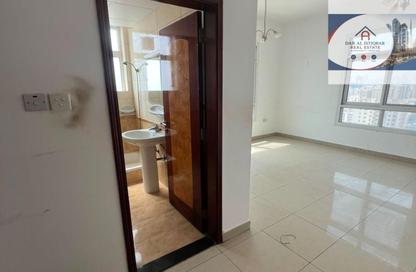 Apartment - 2 Bedrooms - 3 Bathrooms for rent in Al Mujarrah - Al Sharq - Sharjah