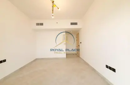 Apartment - 3 Bedrooms - 2 Bathrooms for rent in Binghatti Avenue - Al Jaddaf - Dubai
