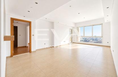 Apartment - 2 Bedrooms - 3 Bathrooms for rent in Marina Residences 4 - Marina Residences - Palm Jumeirah - Dubai