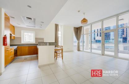 Apartment - Studio - 1 for rent in Bay Square Building 9 - Bay Square - Business Bay - Dubai Apartment - Studio - 1 for rent in Bay Square Building 9 - Bay Square - Business Bay - Dubai