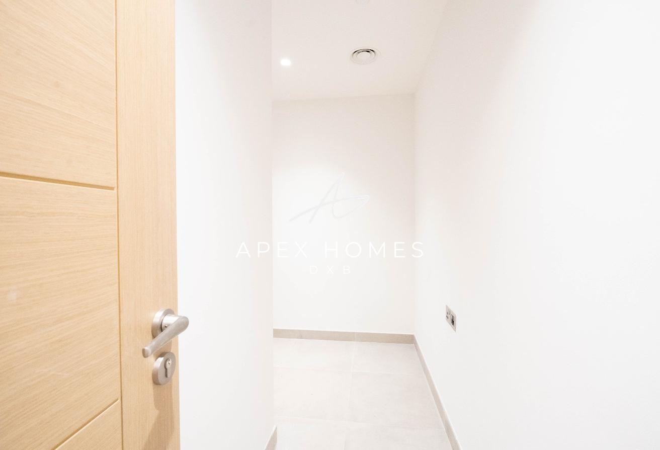 High Floor | Fully Furnished | Vacant Now photo 17