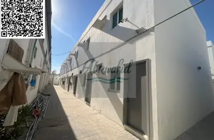 Labor Camp - Studio - 7+ Bathrooms for rent in Industrial Building 13 - Industrial Area 13 - Sharjah Industrial Area - Sharjah