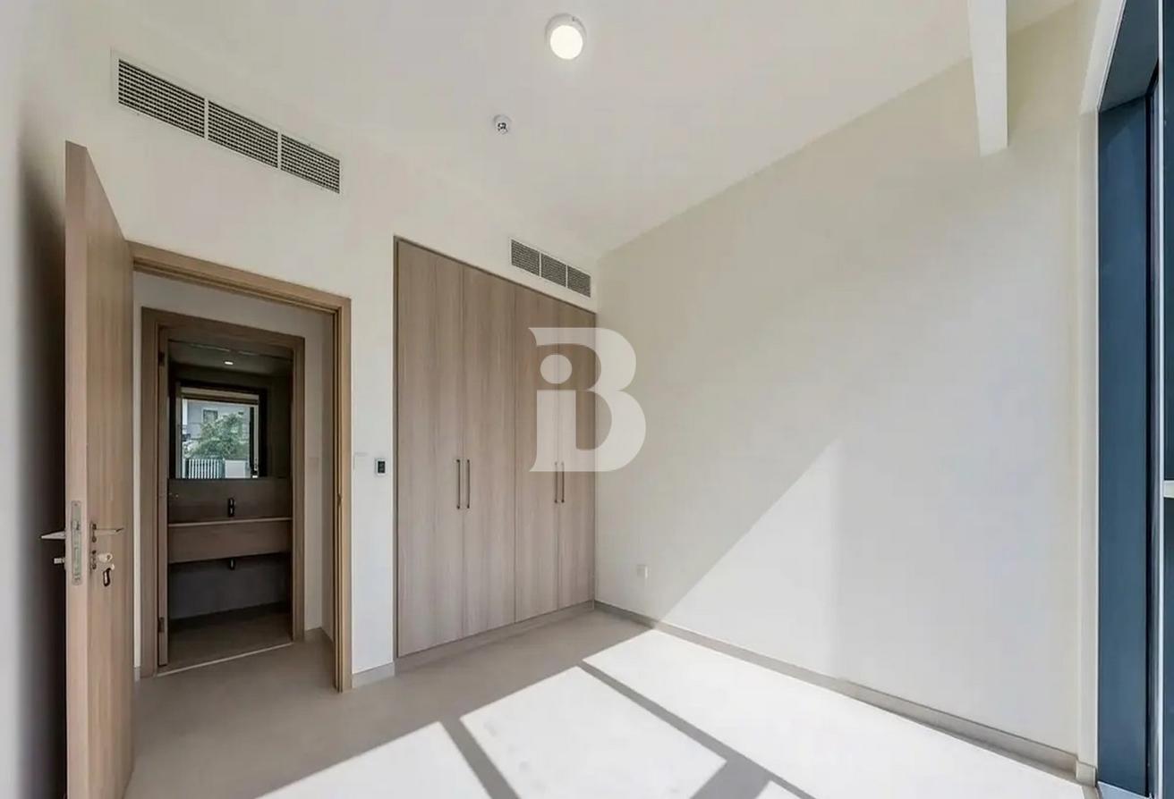 Exclusive Living: 4BR Villa with Rooftop Terrace photo 7