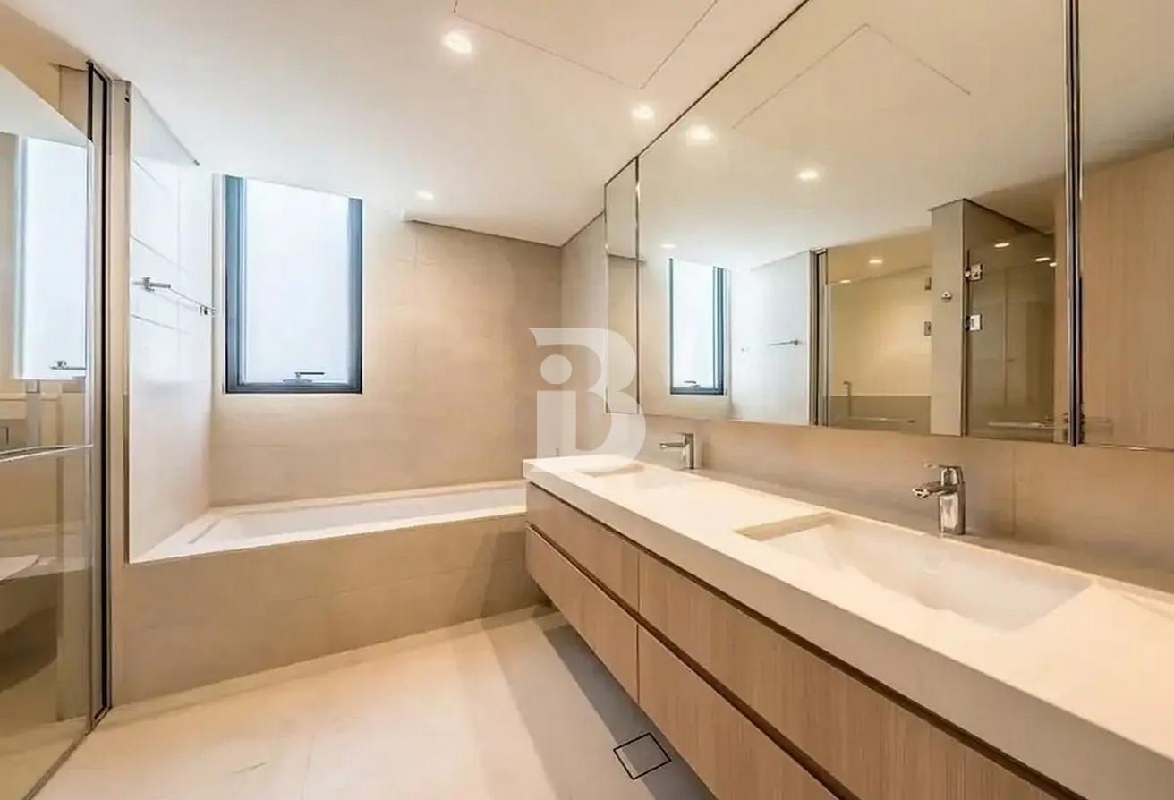 Exclusive Living: 4BR Villa with Rooftop Terrace photo 10