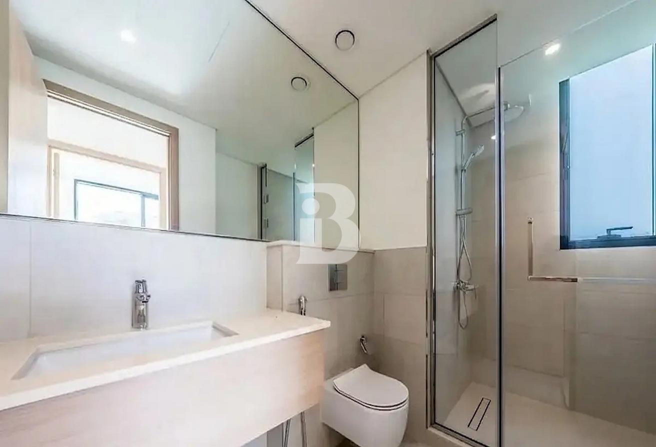 Exclusive Living: 4BR Villa with Rooftop Terrace photo 11