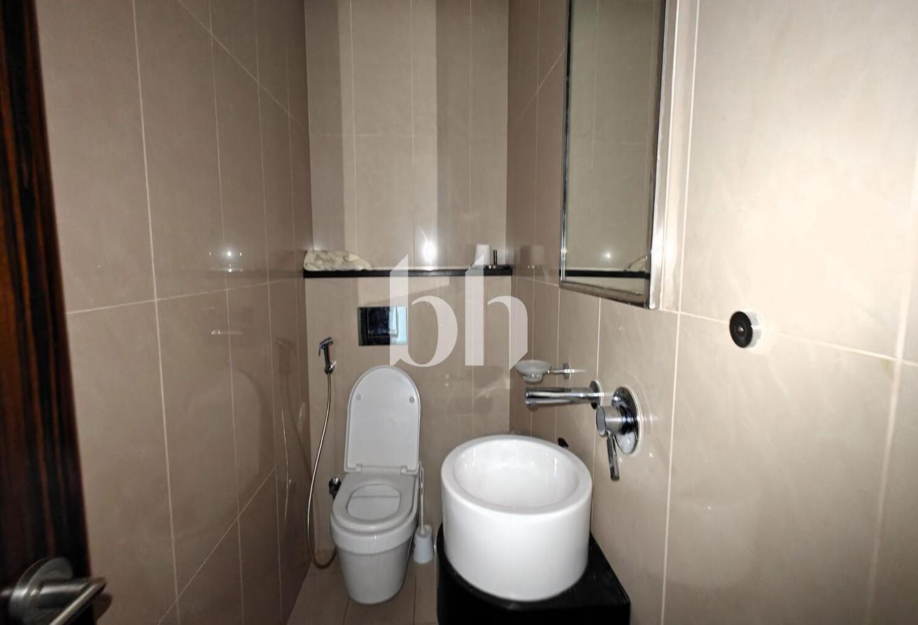 Furnished | High Floor | Balcony | Vacant photo 10