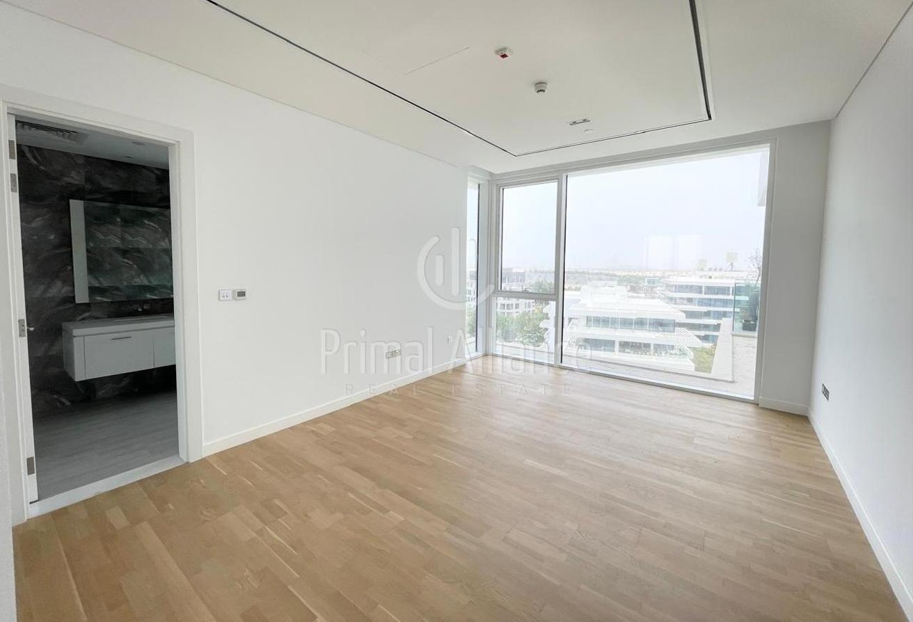 Contemporary 2 BR | Spacious | Green Community photo 16