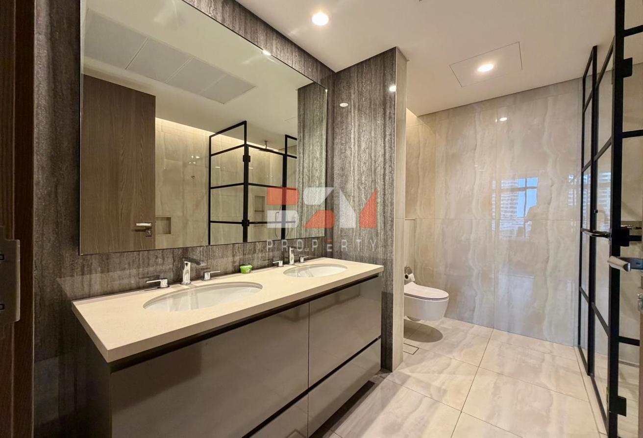 Rare 3BR Duplex | Waterfront | Offers Welcome photo 19