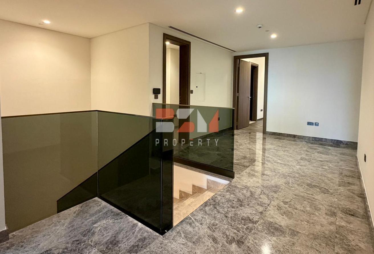 Rare 3BR Duplex | Waterfront | Offers Welcome photo 15