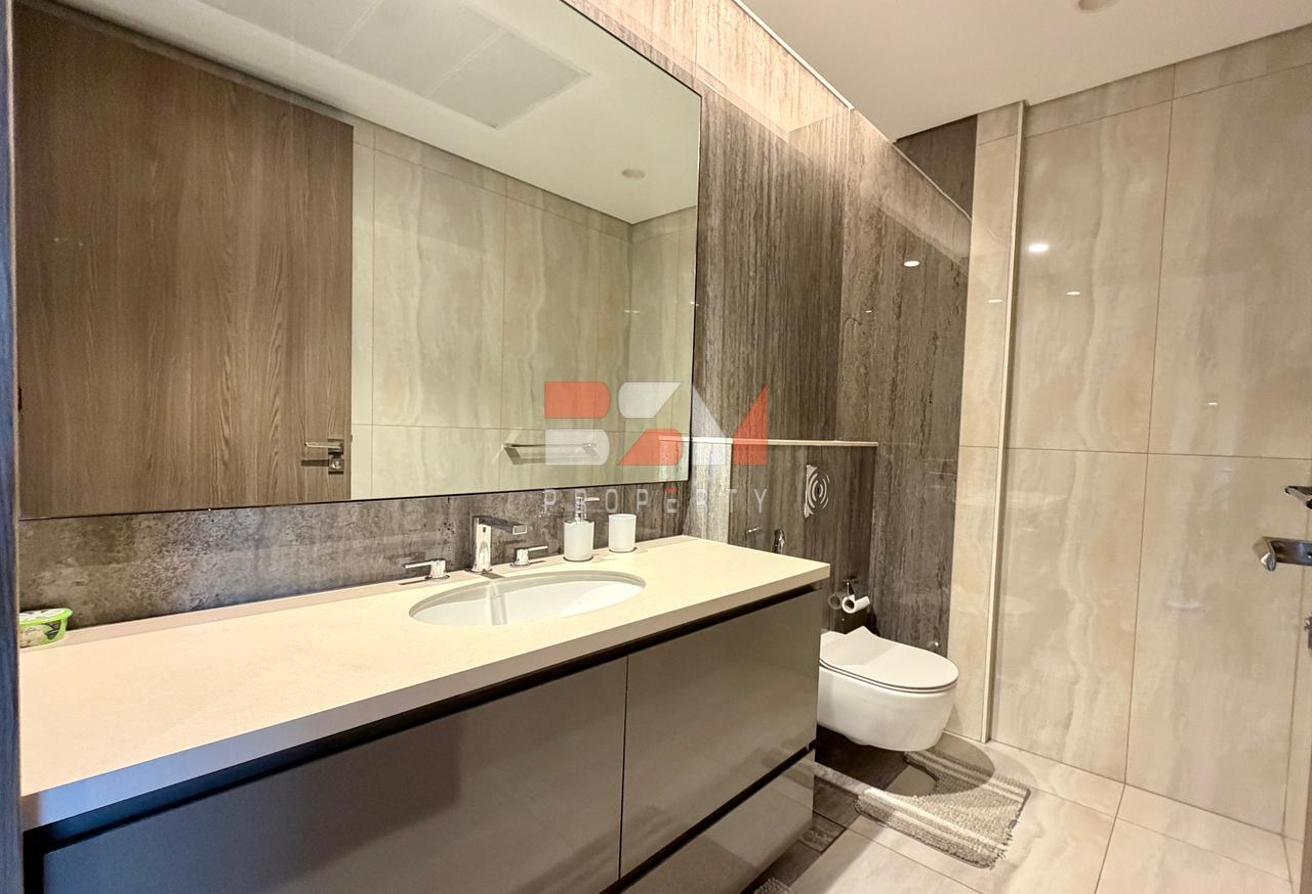 Rare 3BR Duplex | Waterfront | Offers Welcome photo 18