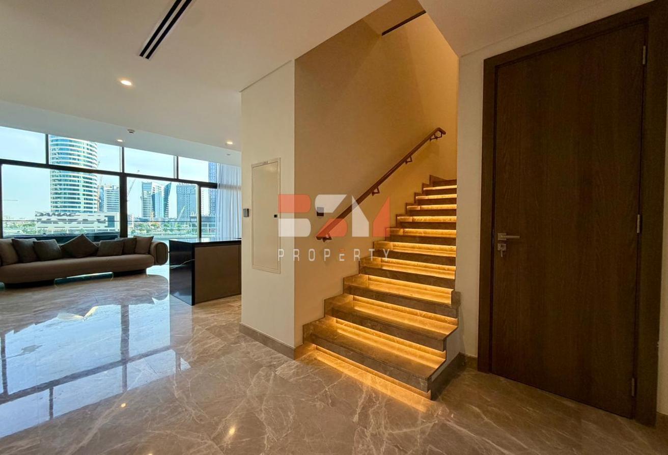 Rare 3BR Duplex | Waterfront | Offers Welcome photo 14