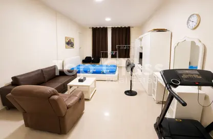 Apartment - 1 Bathroom for rent in Frankfurt Sports Tower - Dubai Sports City - Dubai