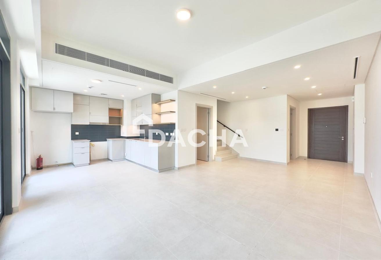 Spacious Layout | Vacant | Close To Key Amenities photo 5