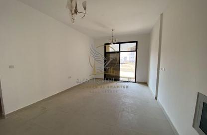Apartment - 2 - 3 for rent in Al Jurf 3 - Al Jurf - Ajman