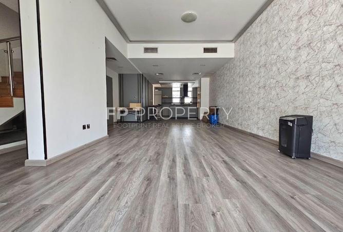132505000 - Property Image 2