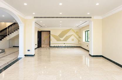 Villa - 5 - 6 for rent in Umm Suqeim 1 - Umm Suqeim - Dubai