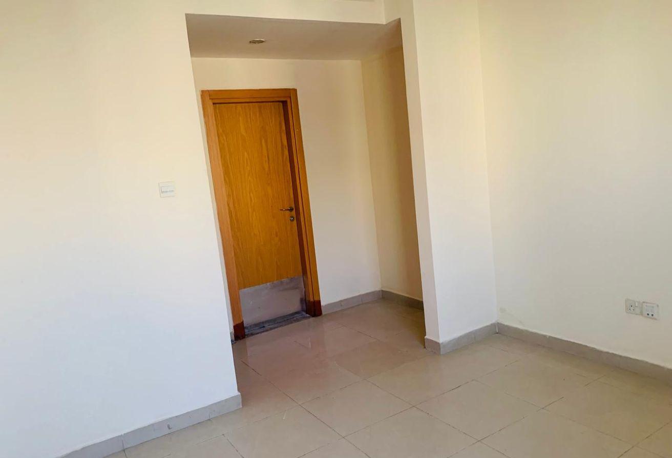 Spacious 1 BR | Balcony | Family Building photo 4