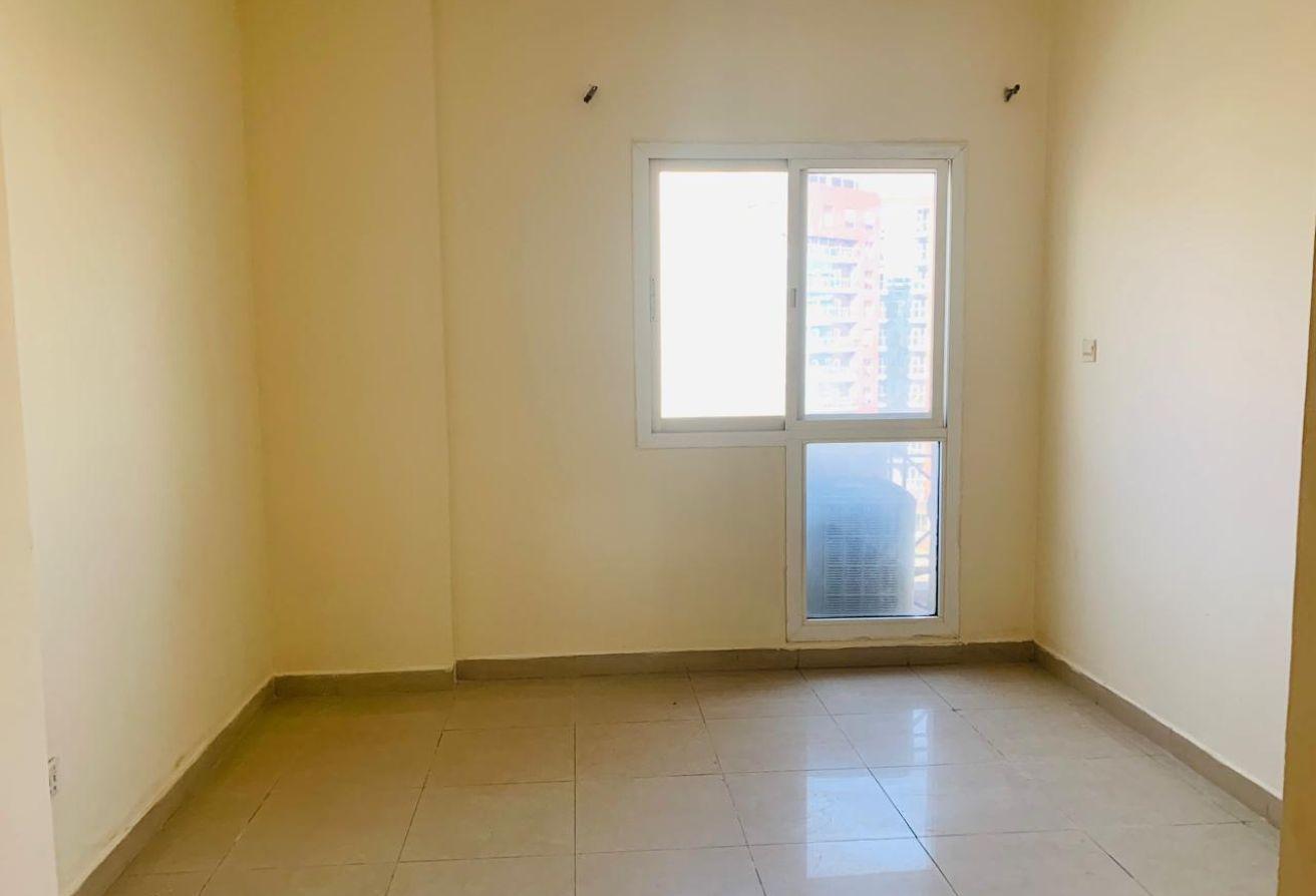 Spacious 1 BR | Balcony | Family Building photo 3
