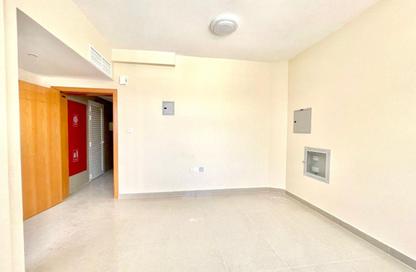 Apartment - Studio - 1 Bathroom for rent in Muwailih Building - Muwaileh - Sharjah