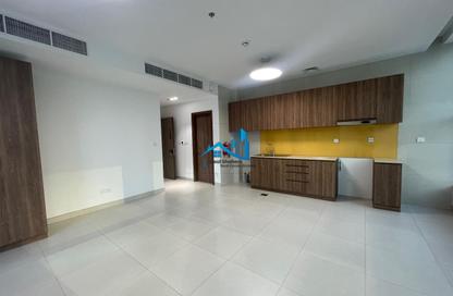 Apartment - Studio - 1 for rent in DXB Tower - Sheikh Zayed Road - Dubai Apartment - Studio - 1 for rent in DXB Tower - Sheikh Zayed Road - Dubai