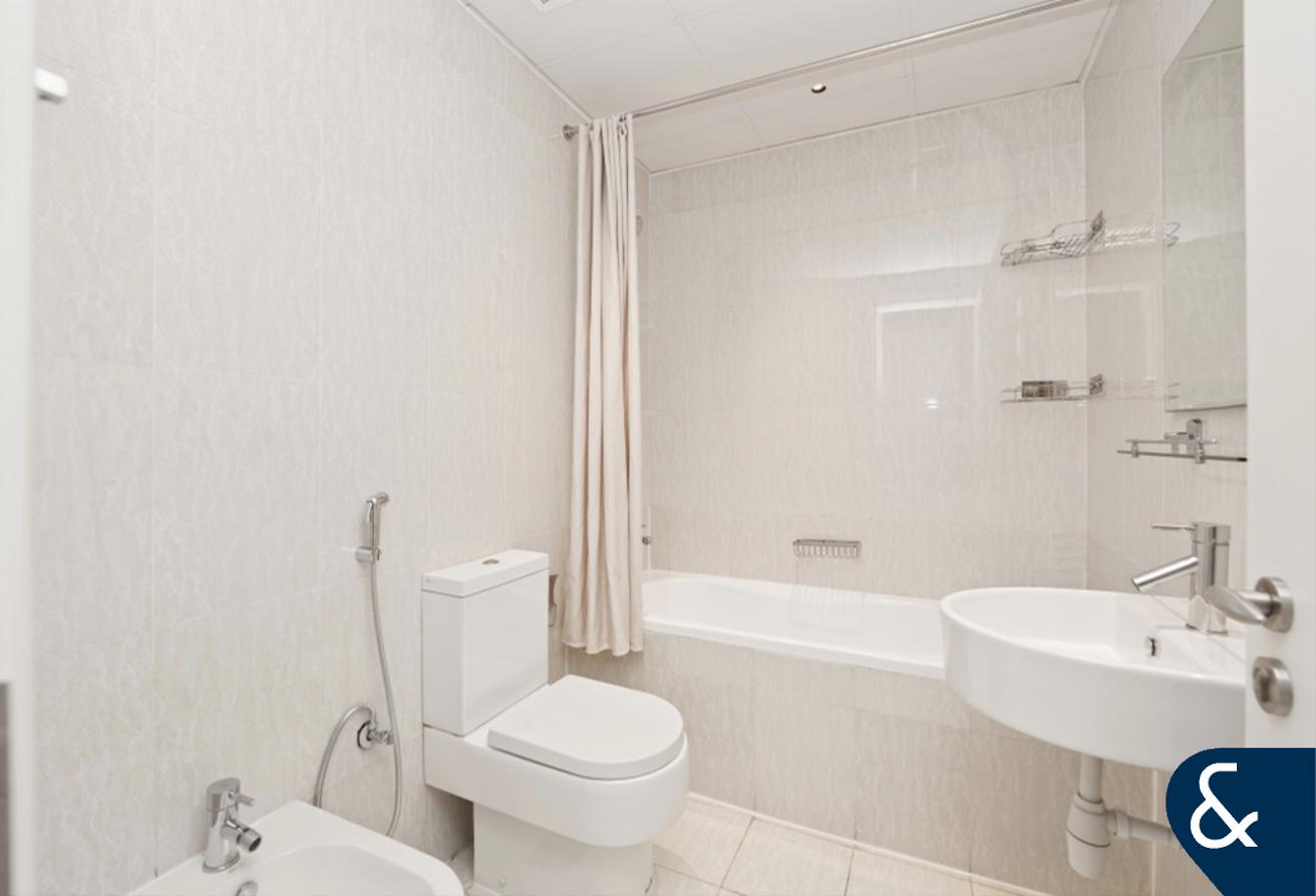 One Bedroom | Fully Furnished | Near Metro photo 9