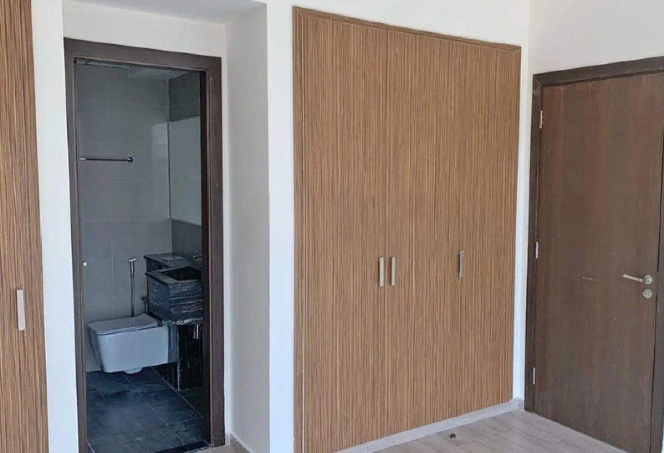 Spacious I Family Building I Ready to move