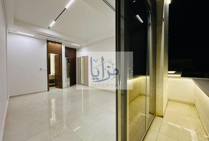 100825908 - Property Image 3