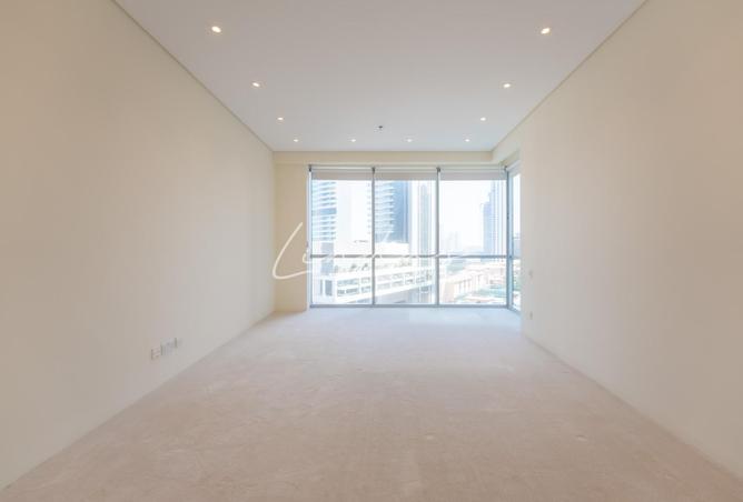 Upgraded | Partially Furnished | Mid Floor| Vacant photo 3