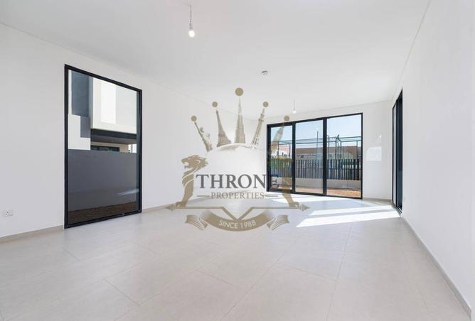 121111042 - Property Image 3