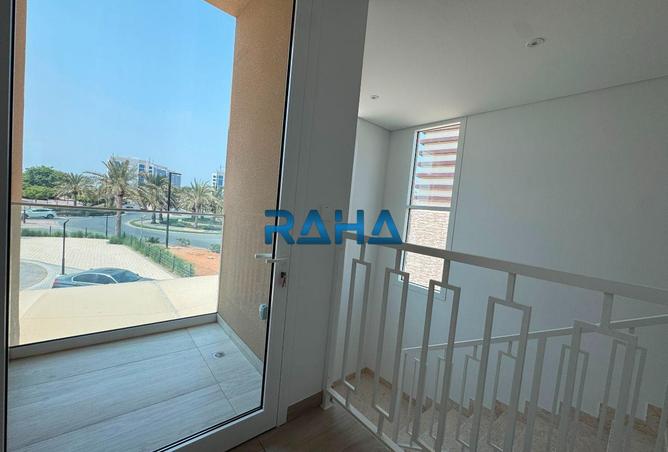 123398164 - Property Image 3