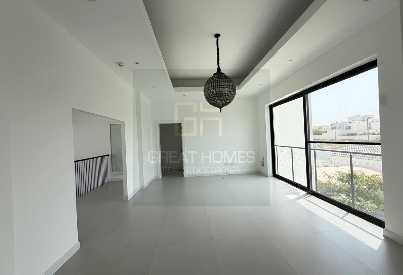 Luxurious 5 Bedroom Private Pool Villa for Lease photo 8