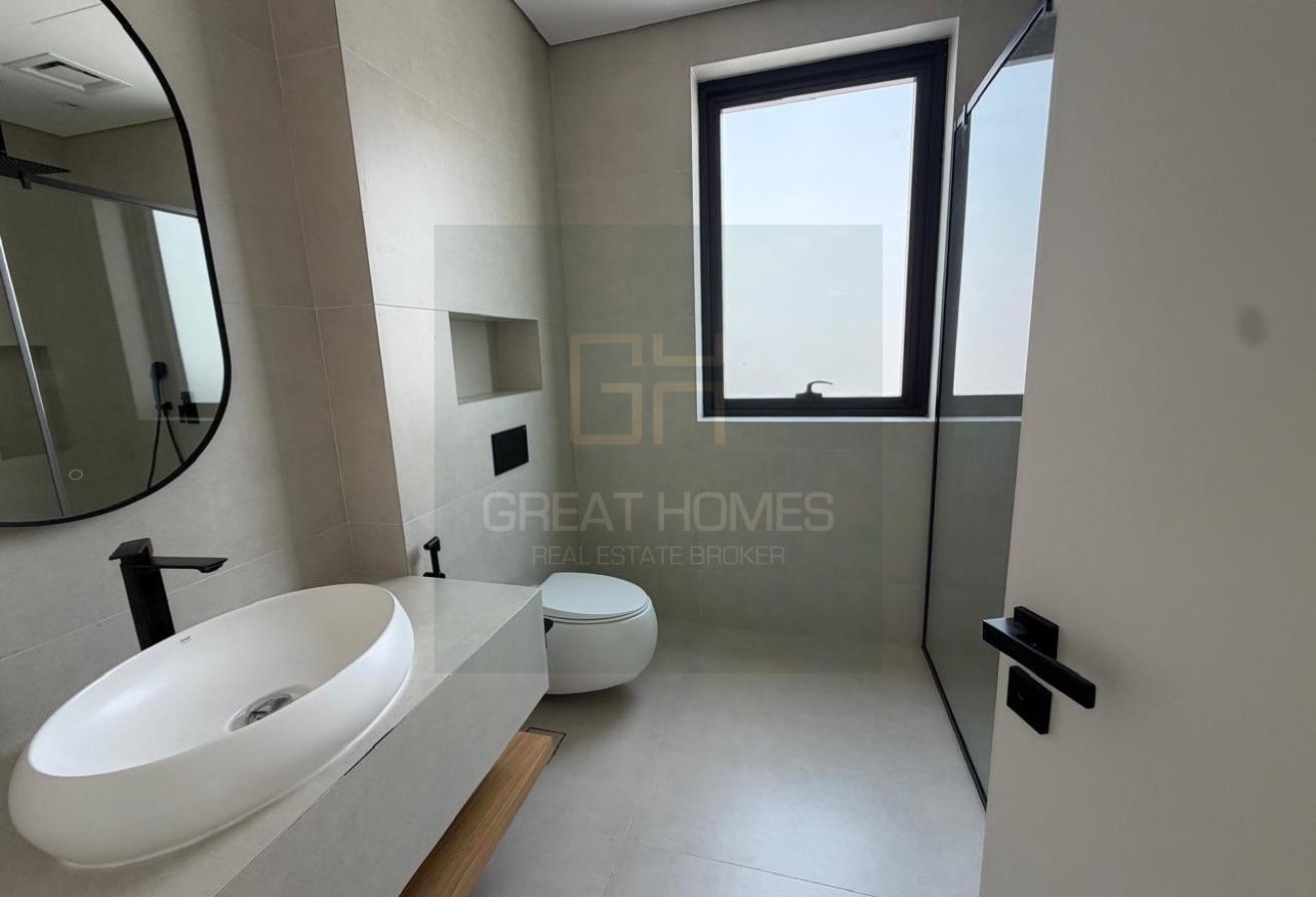 Luxurious 5 Bedroom Private Pool Villa for Lease photo 16