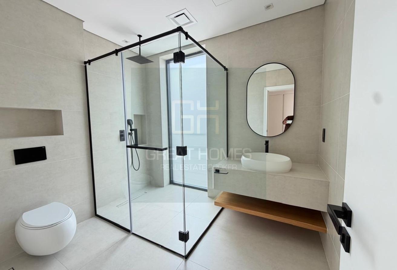 Luxurious 5 Bedroom Private Pool Villa for Lease photo 17